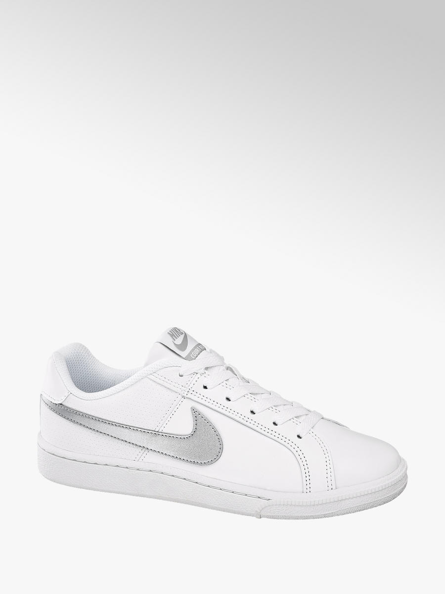 Női NIKE COURT ROYALE sneaker fehér színben | Nike | DEICHMANN Nike | Márka és minőség | DEICHMANN